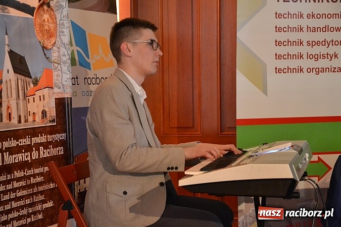 Zdjęcie w galerii na portalu naszraciborz.pl: Ofka Piastówna - akademia i wieczornica poświęcona raciborskiej dominikance za nami wiadomości z regionu