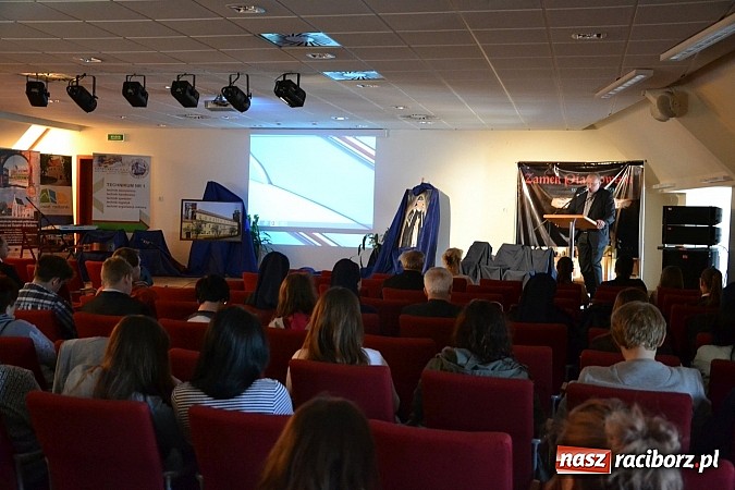 Zdjęcie w galerii na portalu naszraciborz.pl: Ofka Piastówna - akademia i wieczornica poświęcona raciborskiej dominikance za nami wiadomości z regionu