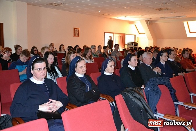 Zdjęcie w galerii na portalu naszraciborz.pl: Ofka Piastówna - akademia i wieczornica poświęcona raciborskiej dominikance za nami wiadomości z regionu