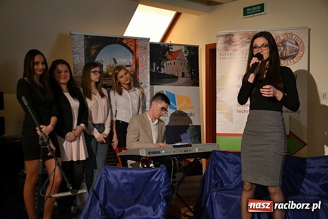 Zdjęcie w galerii na portalu naszraciborz.pl: Ofka Piastówna - akademia i wieczornica poświęcona raciborskiej dominikance za nami wiadomości z regionu