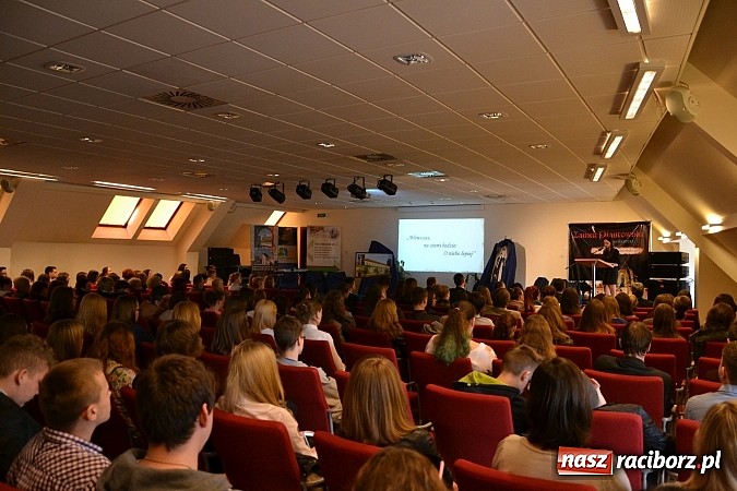 Zdjęcie w galerii na portalu naszraciborz.pl: Ofka Piastówna - akademia i wieczornica poświęcona raciborskiej dominikance za nami wiadomości z regionu