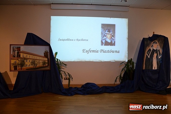Zdjęcie w galerii na portalu naszraciborz.pl: Ofka Piastówna - akademia i wieczornica poświęcona raciborskiej dominikance za nami wiadomości z regionu