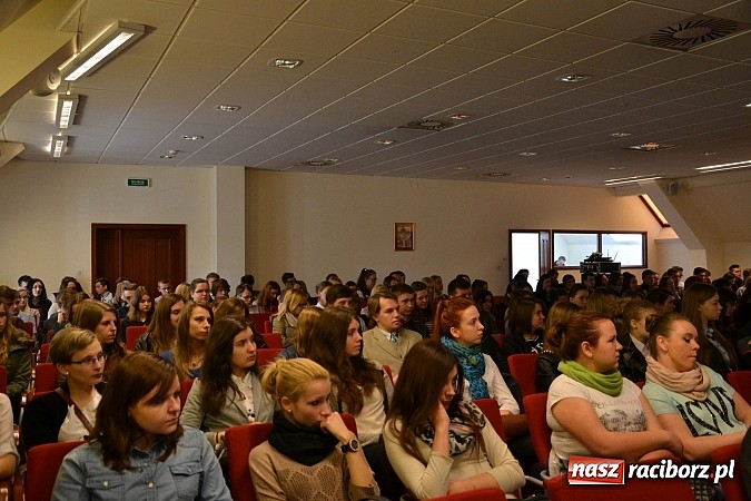Zdjęcie w galerii na portalu naszraciborz.pl: Ofka Piastówna - akademia i wieczornica poświęcona raciborskiej dominikance za nami wiadomości z regionu