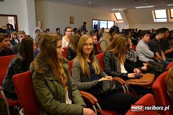 Zdjęcie w galerii na portalu naszraciborz.pl: Ofka Piastówna - akademia i wieczornica poświęcona raciborskiej dominikance za nami wiadomości z regionu