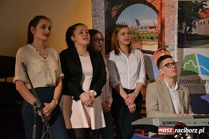 Zdjęcie w galerii na portalu naszraciborz.pl: Ofka Piastówna - akademia i wieczornica poświęcona raciborskiej dominikance za nami wiadomości z regionu