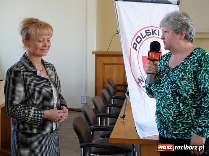 Zdjęcie w galerii na portalu naszraciborz.pl: Opolski PCK przekazał darowiznę dla kietrzańskiego stowarzyszenia   wiadomości z regionu