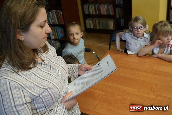 Zdjęcie w galerii na portalu naszraciborz.pl: O Andersenie i nie tylko w bibliotece w Nędzy wiadomości z regionu