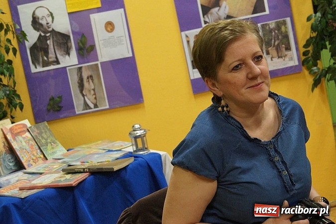 Zdjęcie w galerii na portalu naszraciborz.pl: O Andersenie i nie tylko w bibliotece w Nędzy wiadomości z regionu