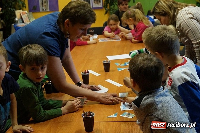 Zdjęcie w galerii na portalu naszraciborz.pl: O Andersenie i nie tylko w bibliotece w Nędzy wiadomości z regionu