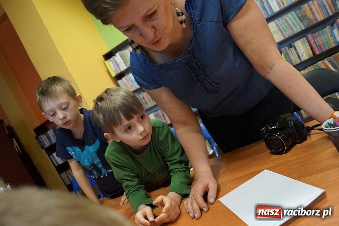 Zdjęcie w galerii na portalu naszraciborz.pl: O Andersenie i nie tylko w bibliotece w Nędzy wiadomości z regionu