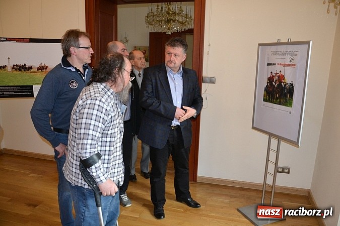 Zdjęcie w galerii na portalu naszraciborz.pl: Wielkanocna procesja konna w Bieńkowicach – finisaż wystawy na zamku wiadomości z regionu