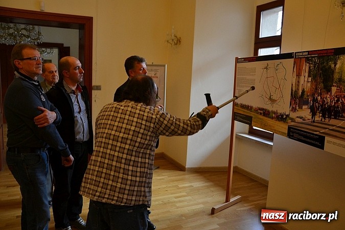 Zdjęcie w galerii na portalu naszraciborz.pl: Wielkanocna procesja konna w Bieńkowicach – finisaż wystawy na zamku wiadomości z regionu