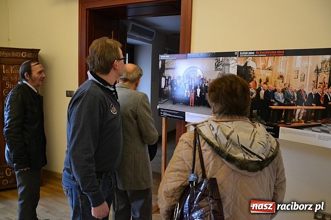 Zdjęcie w galerii na portalu naszraciborz.pl: Wielkanocna procesja konna w Bieńkowicach – finisaż wystawy na zamku wiadomości z regionu