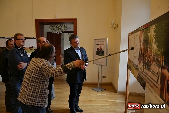 Zdjęcie w galerii na portalu naszraciborz.pl: Wielkanocna procesja konna w Bieńkowicach – finisaż wystawy na zamku wiadomości z regionu