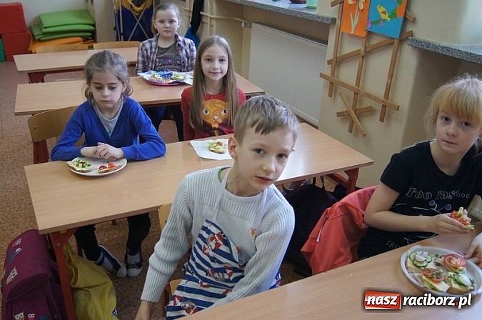 Zdjęcie w galerii na portalu naszraciborz.pl: Na dobry początek dnia...  wiadomości z regionu