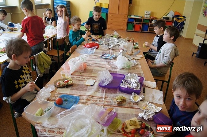 Zdjęcie w galerii na portalu naszraciborz.pl: Na dobry początek dnia...  wiadomości z regionu