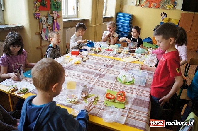 Zdjęcie w galerii na portalu naszraciborz.pl: Na dobry początek dnia...  wiadomości z regionu