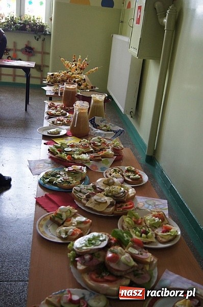 Zdjęcie w galerii na portalu naszraciborz.pl: Na dobry początek dnia...  wiadomości z regionu