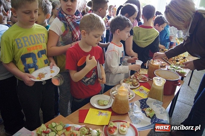 Zdjęcie w galerii na portalu naszraciborz.pl: Na dobry początek dnia...  wiadomości z regionu