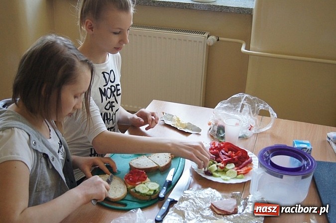 Zdjęcie w galerii na portalu naszraciborz.pl: Na dobry początek dnia...  wiadomości z regionu