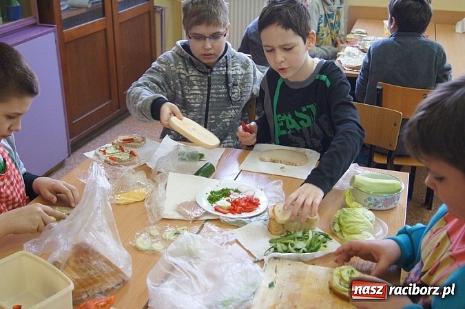 Zdjęcie w galerii na portalu naszraciborz.pl: Na dobry początek dnia...  wiadomości z regionu