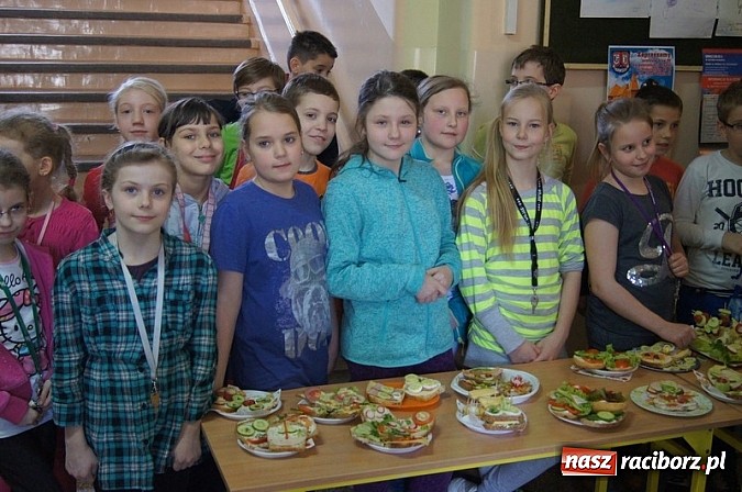 Zdjęcie w galerii na portalu naszraciborz.pl: Na dobry początek dnia...  wiadomości z regionu