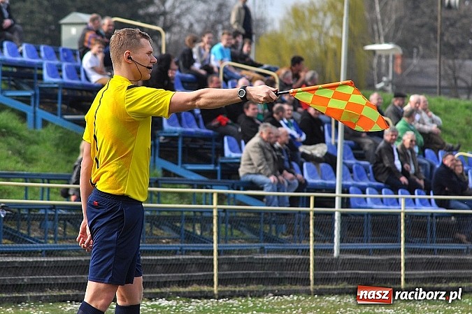 Zdjęcie w galerii na portalu naszraciborz.pl: Rafako nie dało rady liderowi. Mecz na szczycie dla Granicy Ruptawa wiadomości z regionu