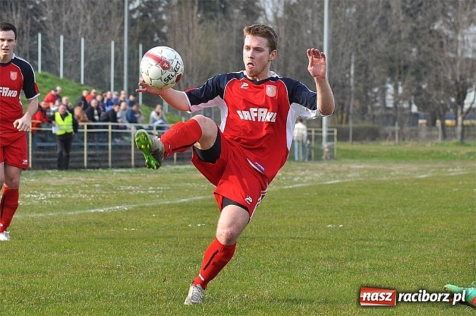 Zdjęcie w galerii na portalu naszraciborz.pl: Rafako nie dało rady liderowi. Mecz na szczycie dla Granicy Ruptawa wiadomości z regionu