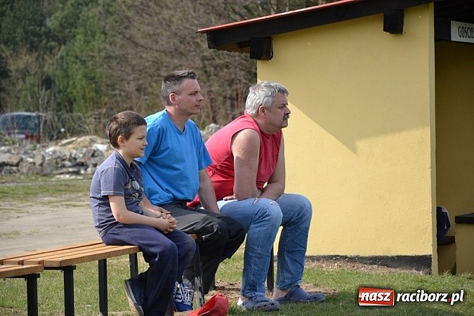 Zdjęcie w galerii na portalu naszraciborz.pl: Procek i Wilisz wyważyli bramę. Zameczek zdobyty! wiadomości z regionu