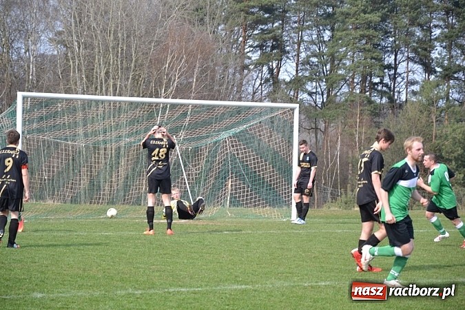 Zdjęcie w galerii na portalu naszraciborz.pl: Procek i Wilisz wyważyli bramę. Zameczek zdobyty! wiadomości z regionu