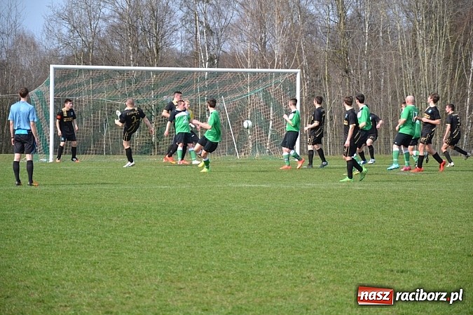 Zdjęcie w galerii na portalu naszraciborz.pl: Procek i Wilisz wyważyli bramę. Zameczek zdobyty! wiadomości z regionu