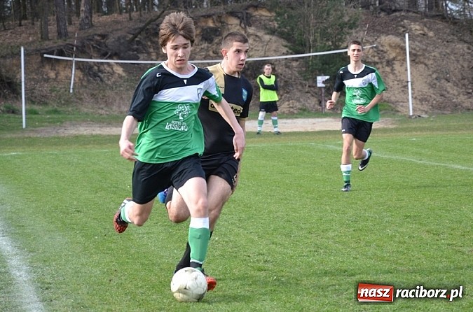 Zdjęcie w galerii na portalu naszraciborz.pl: Procek i Wilisz wyważyli bramę. Zameczek zdobyty! wiadomości z regionu