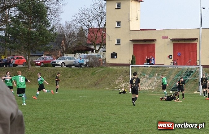 Zdjęcie w galerii na portalu naszraciborz.pl: Procek i Wilisz wyważyli bramę. Zameczek zdobyty! wiadomości z regionu