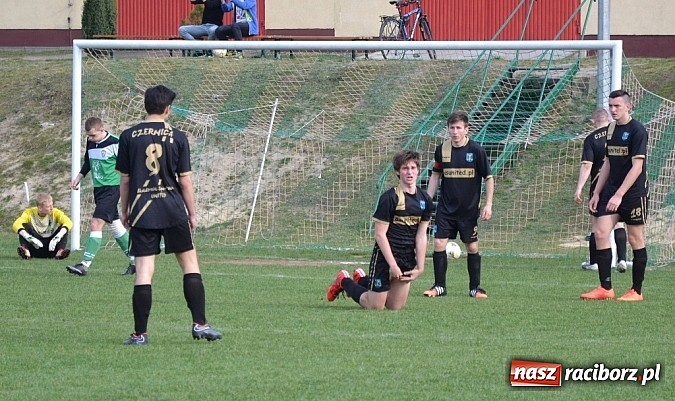 Zdjęcie w galerii na portalu naszraciborz.pl: Procek i Wilisz wyważyli bramę. Zameczek zdobyty! wiadomości z regionu