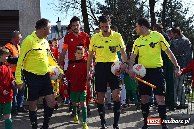 Zdjęcie w galerii na portalu naszraciborz.pl: Kapitan Tworkowa uratował remis w doliczonym czasie gry wiadomości z regionu