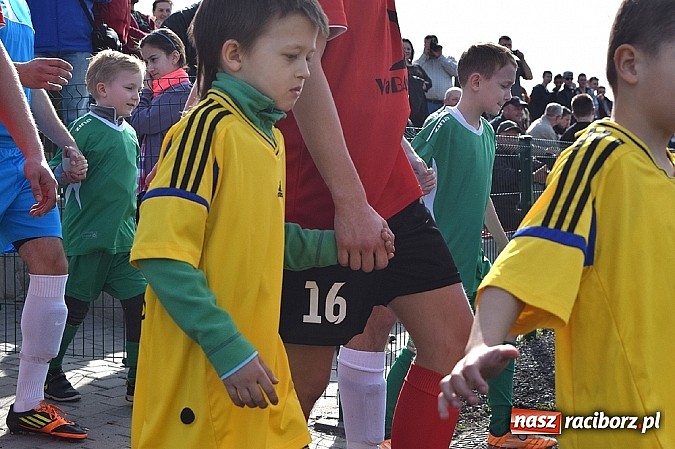 Zdjęcie w galerii na portalu naszraciborz.pl: Kapitan Tworkowa uratował remis w doliczonym czasie gry wiadomości z regionu