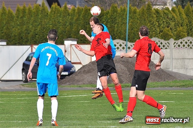 Zdjęcie w galerii na portalu naszraciborz.pl: Kapitan Tworkowa uratował remis w doliczonym czasie gry wiadomości z regionu