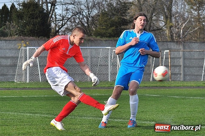 Zdjęcie w galerii na portalu naszraciborz.pl: Kapitan Tworkowa uratował remis w doliczonym czasie gry wiadomości z regionu