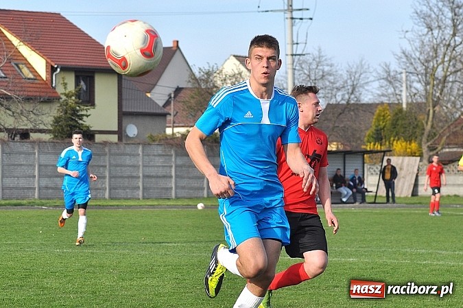 Zdjęcie w galerii na portalu naszraciborz.pl: Kapitan Tworkowa uratował remis w doliczonym czasie gry wiadomości z regionu