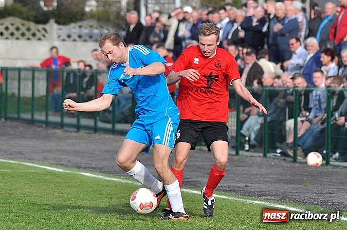 Zdjęcie w galerii na portalu naszraciborz.pl: Kapitan Tworkowa uratował remis w doliczonym czasie gry wiadomości z regionu
