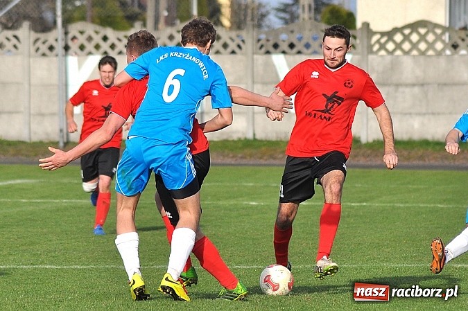 Zdjęcie w galerii na portalu naszraciborz.pl: Kapitan Tworkowa uratował remis w doliczonym czasie gry wiadomości z regionu