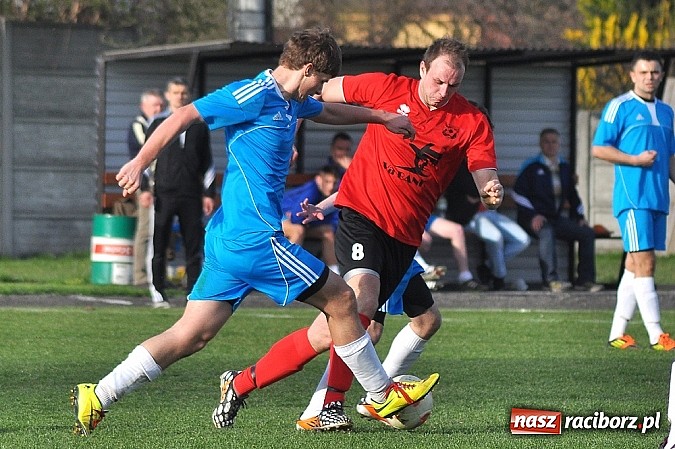 Zdjęcie w galerii na portalu naszraciborz.pl: Kapitan Tworkowa uratował remis w doliczonym czasie gry wiadomości z regionu