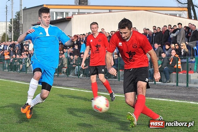Zdjęcie w galerii na portalu naszraciborz.pl: Kapitan Tworkowa uratował remis w doliczonym czasie gry wiadomości z regionu