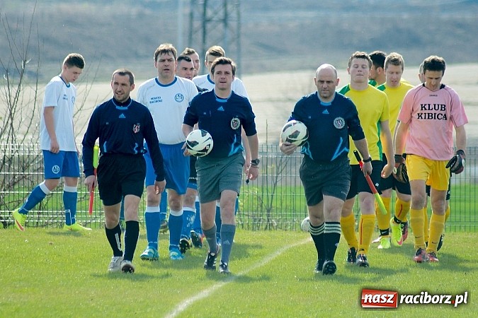 Zdjęcie w galerii na portalu naszraciborz.pl: Derby Raciborza: Wymęczone zwycięstwo Brzezia wiadomości z regionu