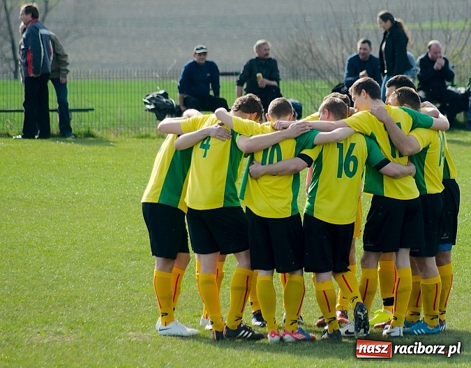 Zdjęcie w galerii na portalu naszraciborz.pl: Derby Raciborza: Wymęczone zwycięstwo Brzezia wiadomości z regionu