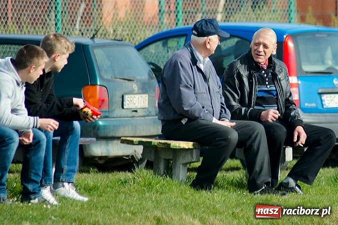 Zdjęcie w galerii na portalu naszraciborz.pl: Derby Raciborza: Wymęczone zwycięstwo Brzezia wiadomości z regionu