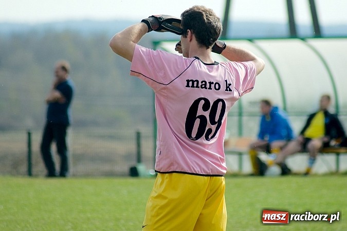 Zdjęcie w galerii na portalu naszraciborz.pl: Derby Raciborza: Wymęczone zwycięstwo Brzezia wiadomości z regionu