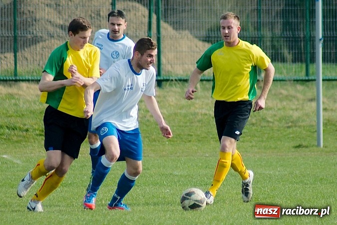 Zdjęcie w galerii na portalu naszraciborz.pl: Derby Raciborza: Wymęczone zwycięstwo Brzezia wiadomości z regionu