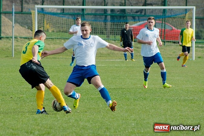 Zdjęcie w galerii na portalu naszraciborz.pl: Derby Raciborza: Wymęczone zwycięstwo Brzezia wiadomości z regionu
