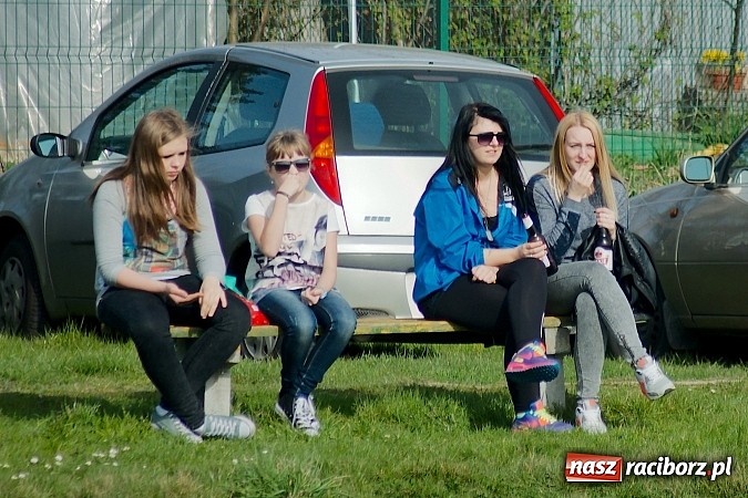 Zdjęcie w galerii na portalu naszraciborz.pl: Derby Raciborza: Wymęczone zwycięstwo Brzezia wiadomości z regionu